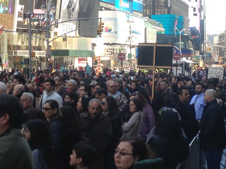 Armenian Genocide 2013 _13 crowd